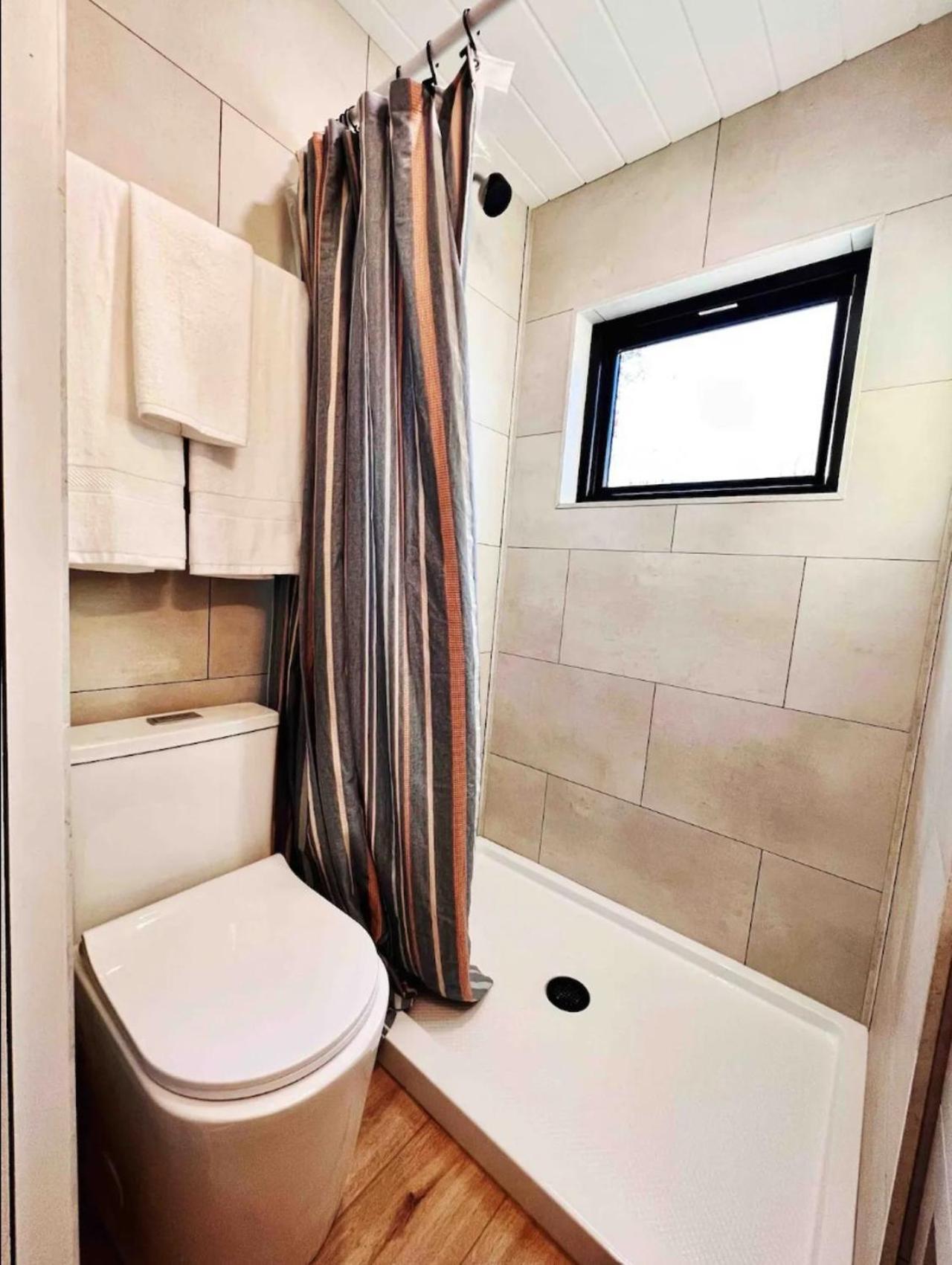 The Endeavor Tiny Home! Elizabethtown Eksteriør billede